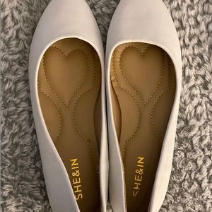 SHEIN White Flats